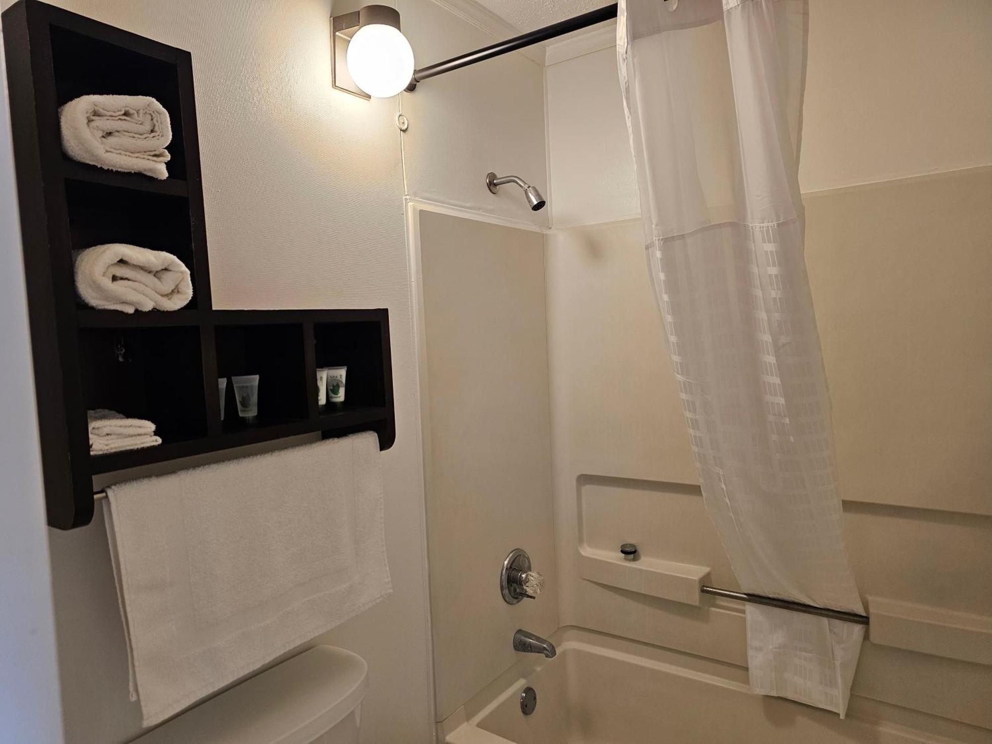 Astoria Hotel West 丹维尔 外观 照片